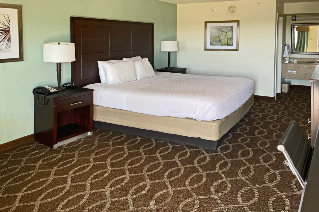 Quality Inn Clinton North, AR 10/16