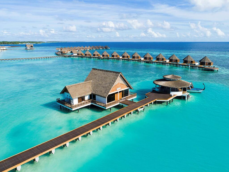 Mercure Maldives Kooddoo Resort 11/73