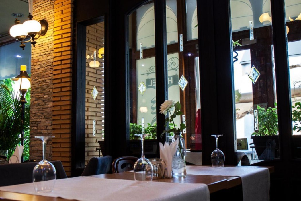 Ambra Boutique Hotel And Bistro 58/68