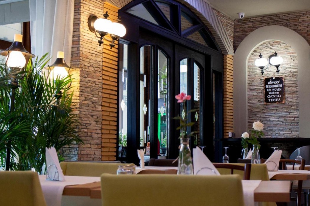 Ambra Boutique Hotel And Bistro 59/68