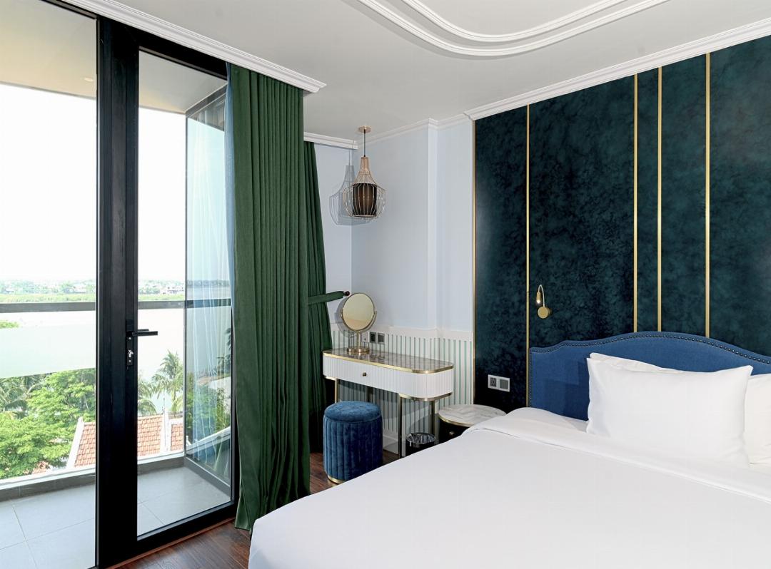 Premier Junior Suite River View