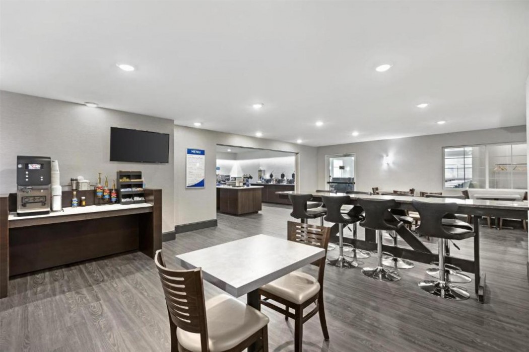 Best Western Cooperstown Inn & Suites 35/54