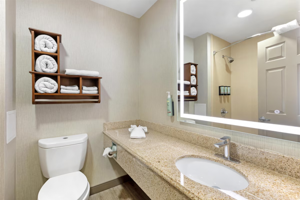 Best Western Cooperstown Inn & Suites 26/54