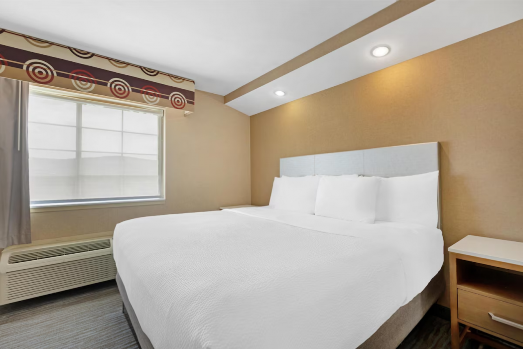 Best Western Cooperstown Inn & Suites 10/54