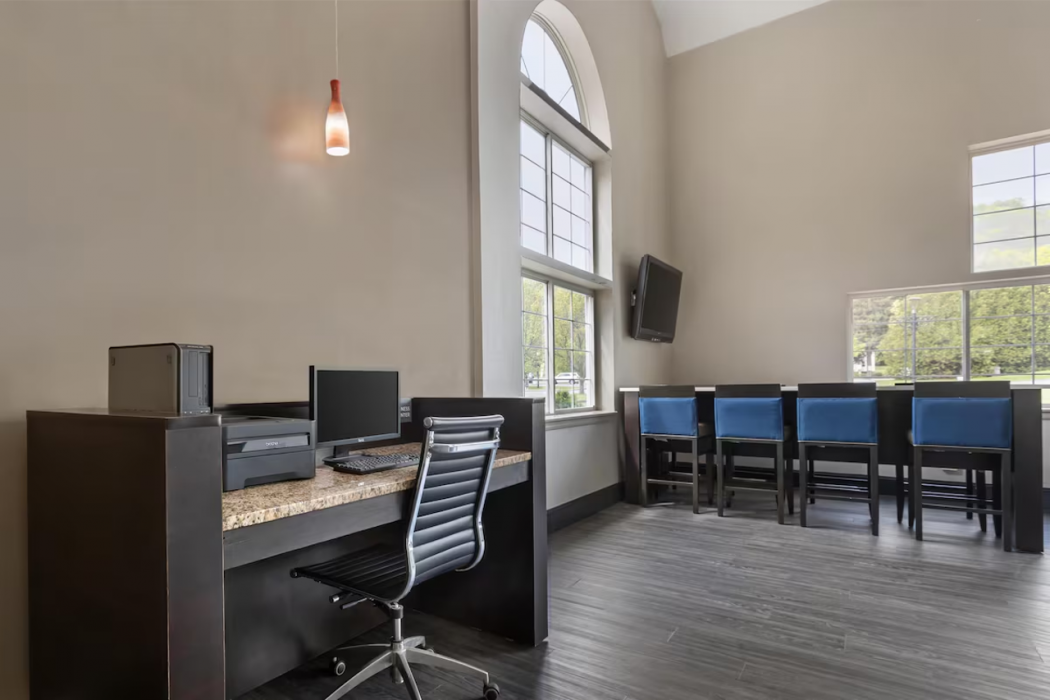 Best Western Cooperstown Inn & Suites 33/54