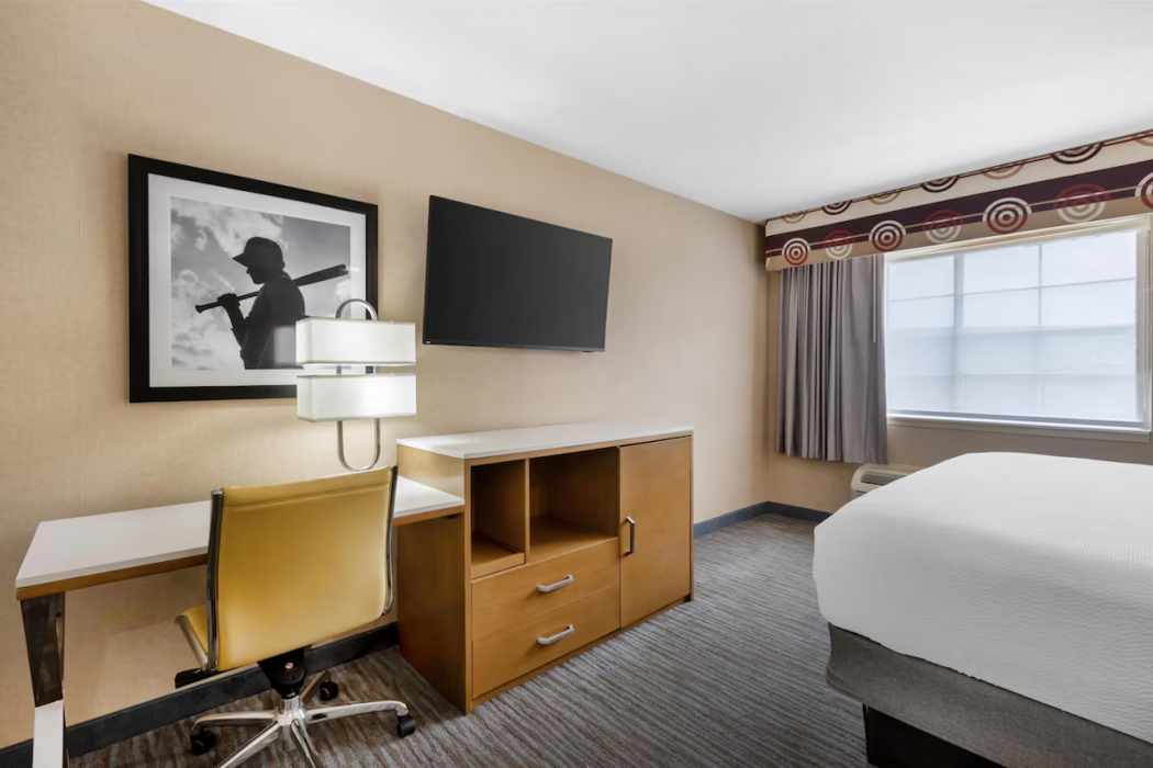 Best Western Cooperstown Inn & Suites 24/54