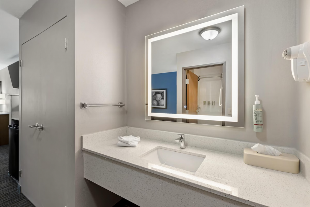 Best Western Cooperstown Inn & Suites 28/54