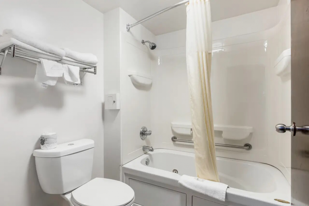 Quality Inn Kingston Springs, TN 25/39
