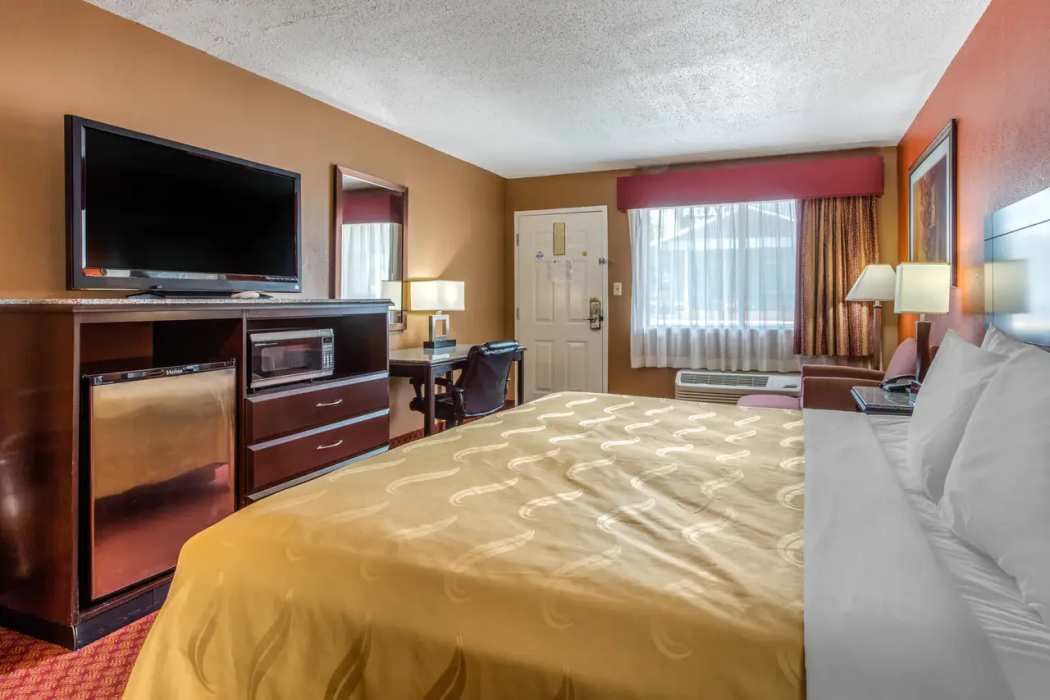 Quality Inn Kingston Springs, TN 10/39