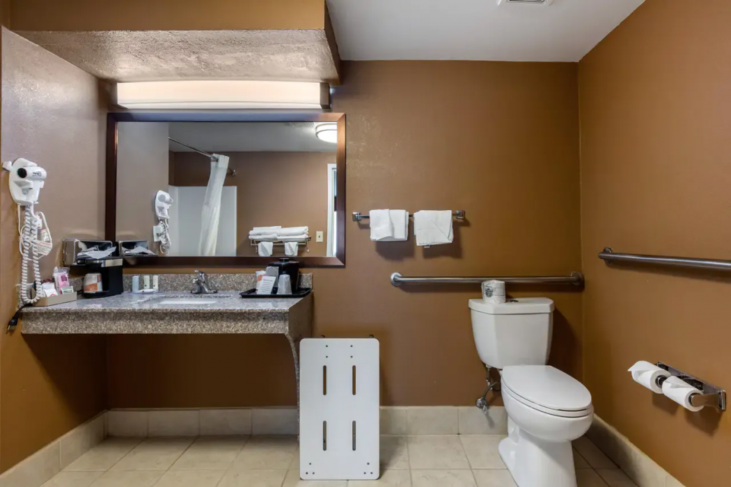Quality Inn Kingston Springs, TN 24/39