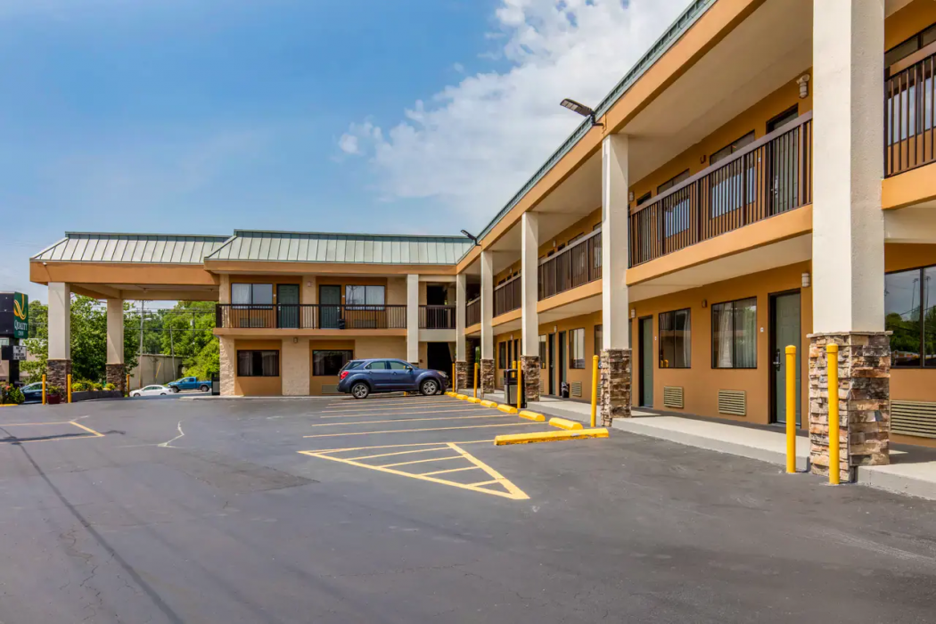 Quality Inn Kingston Springs, TN 2/39