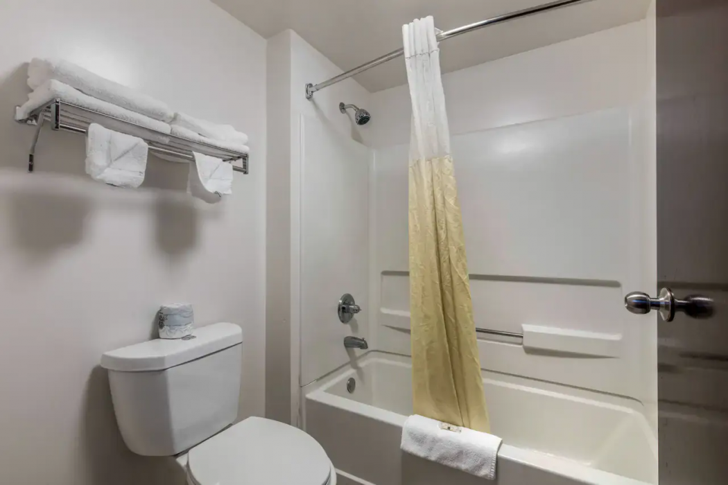 Quality Inn Kingston Springs, TN 23/39