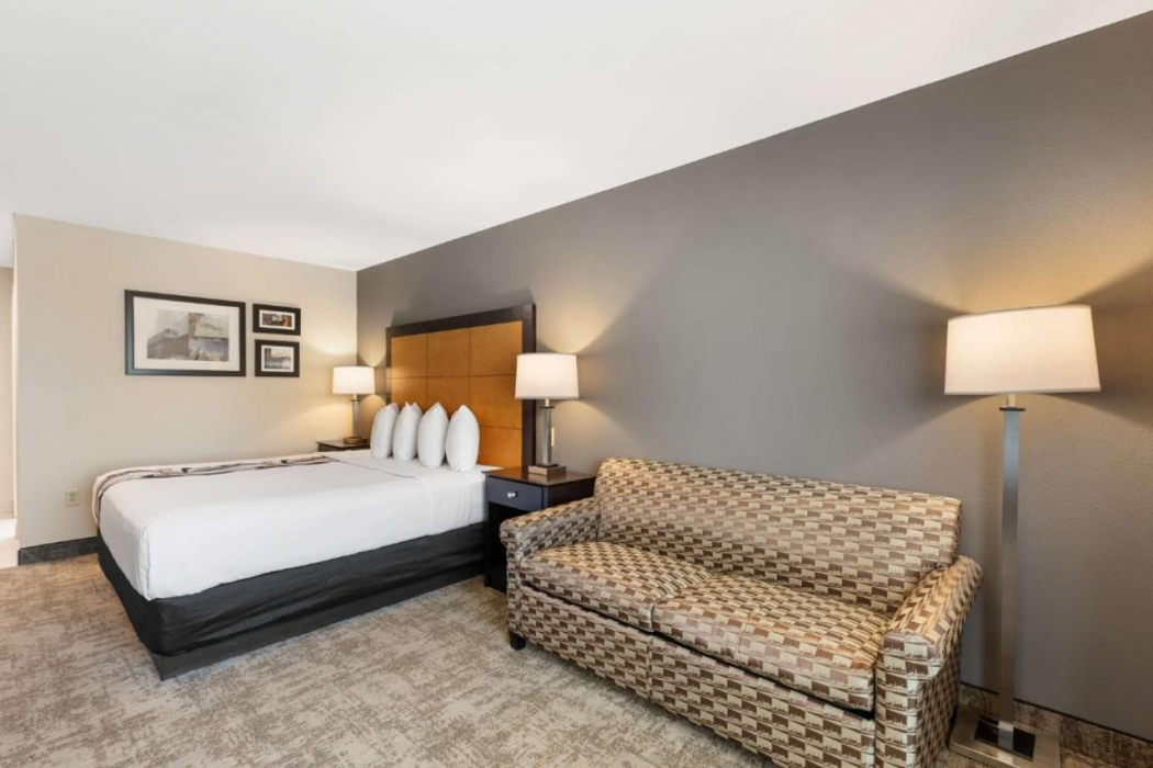 Best Western Inn & Suites - Midway Airport 8/20