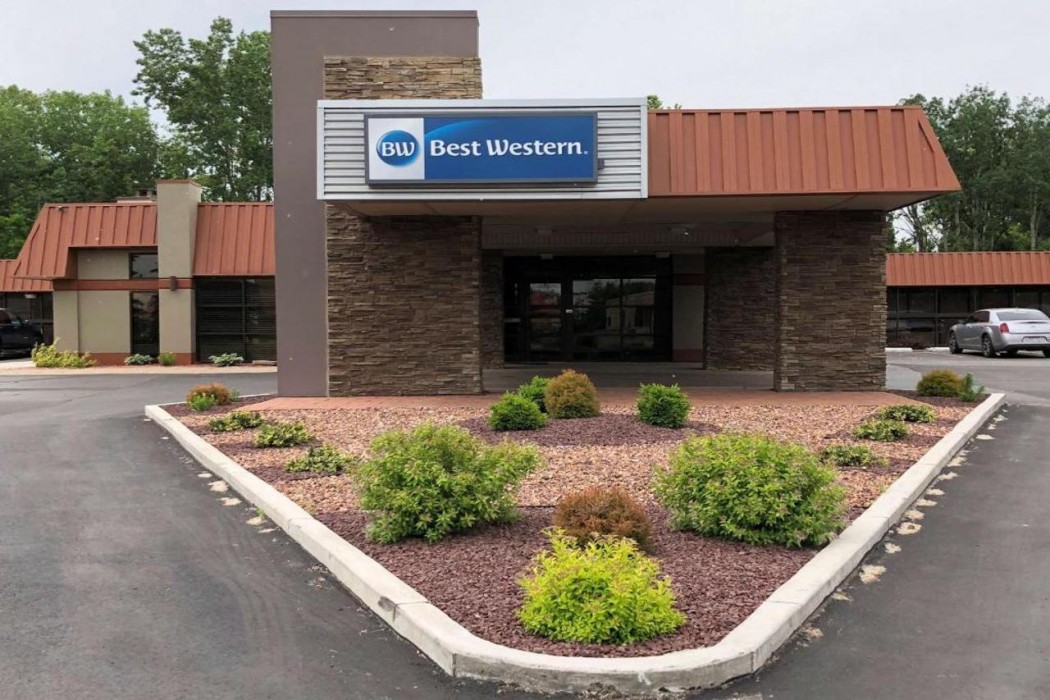 Best Western Gateway Adirondack Inn 1/32