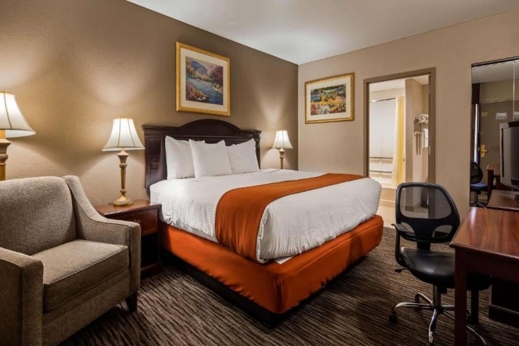 Best Western Gateway Adirondack Inn 10/32