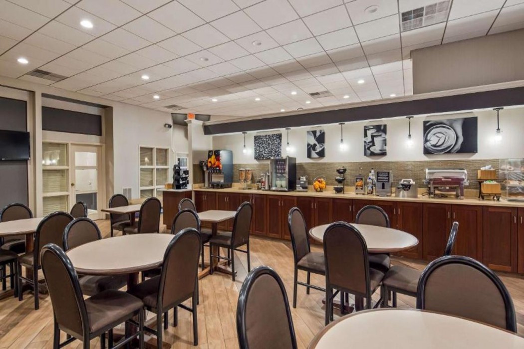 Best Western Gateway Adirondack Inn 25/32