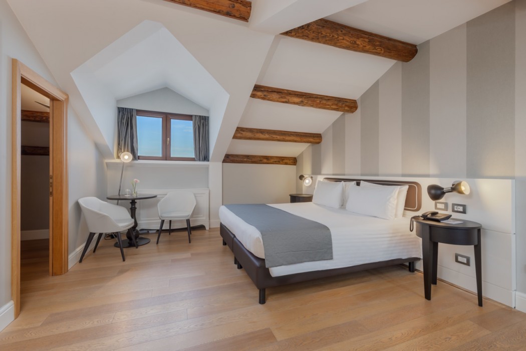 Hotel Grande Italia 48/119