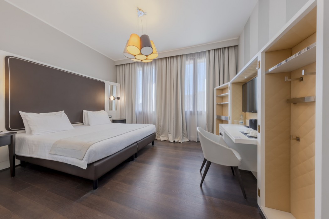 Hotel Grande Italia 77/119