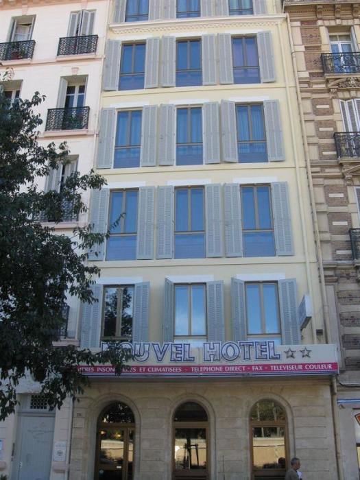 AU NOUVEL HOTEL 1/25