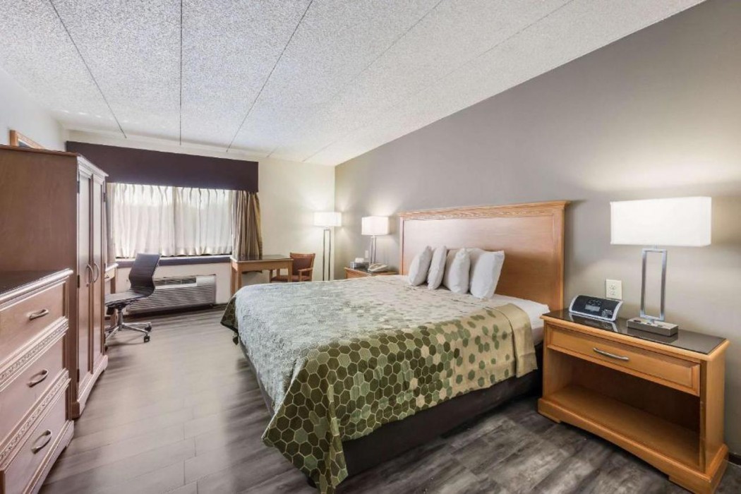Econo Lodge Quakertown, PA 16/33