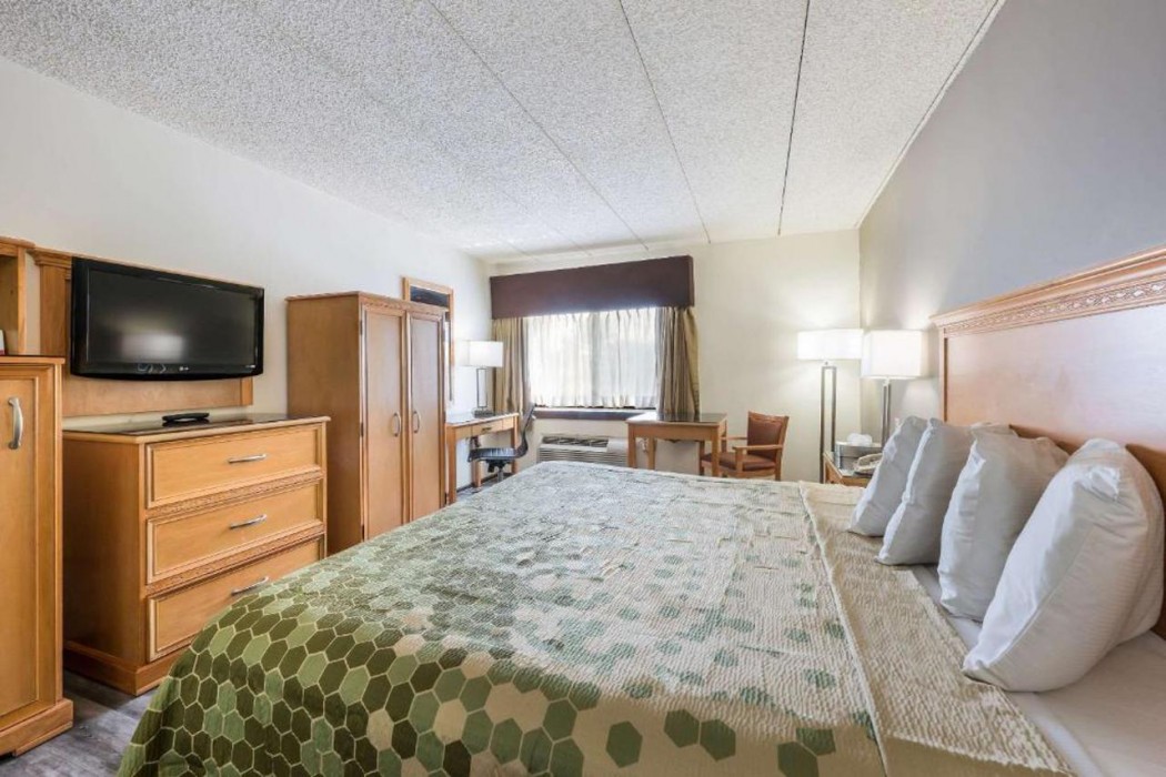 Econo Lodge Quakertown, PA 13/33