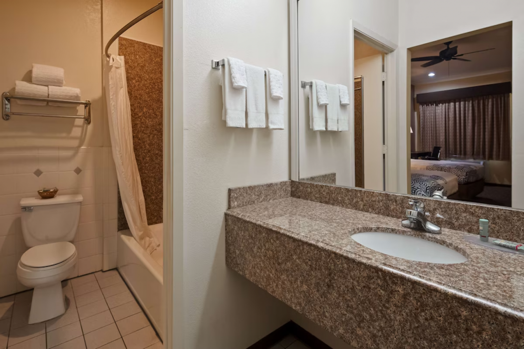 Days Inn by Wyndham Navasota 23/60