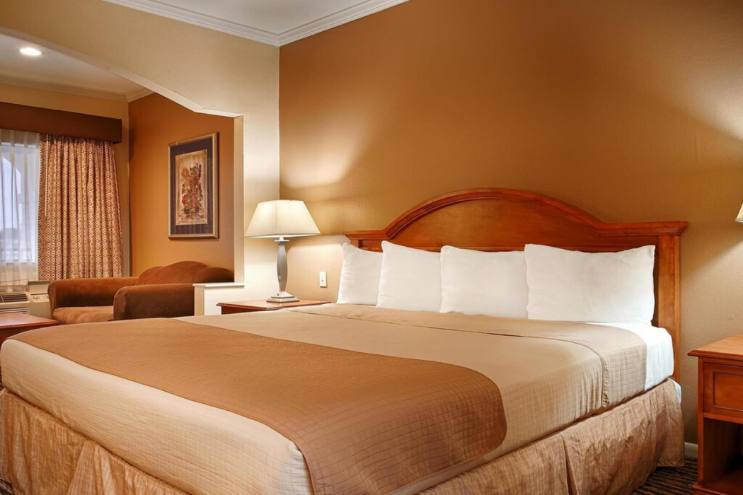 Days Inn by Wyndham Navasota 13/60