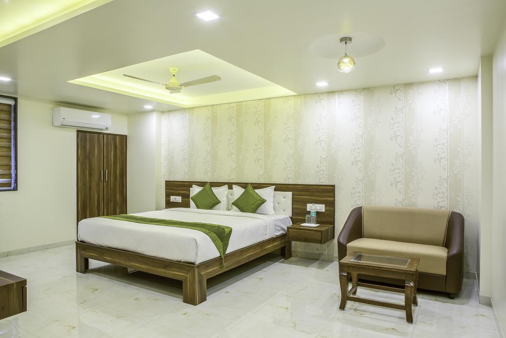 Treebo Trend De Grandeur Hotel and Banquets 13/42