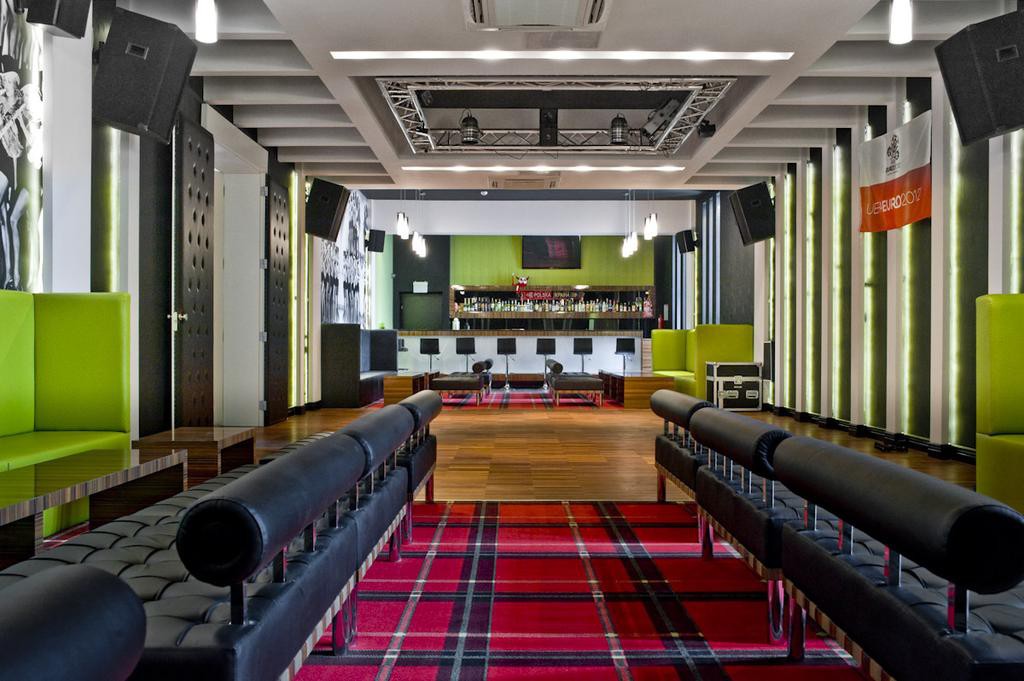 Lamberton Hotel 31/65