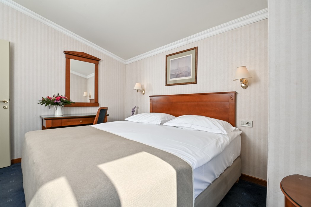 Hotel Continental 10/63