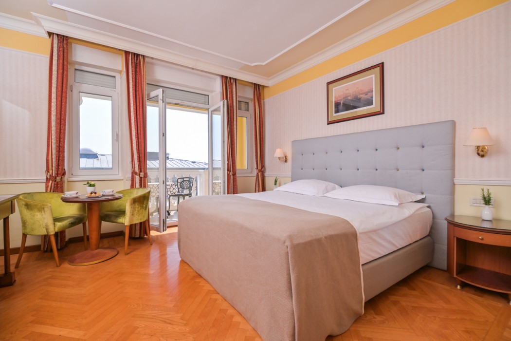 Hotel Continental 7/63