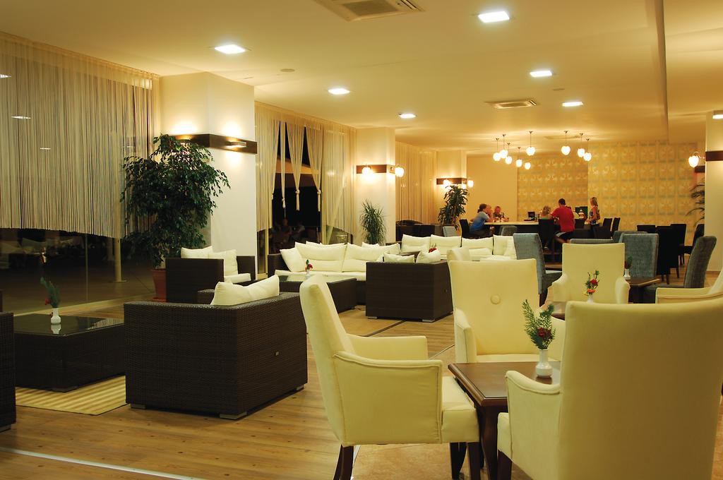LYCUS BEACH HOTEL 9/57