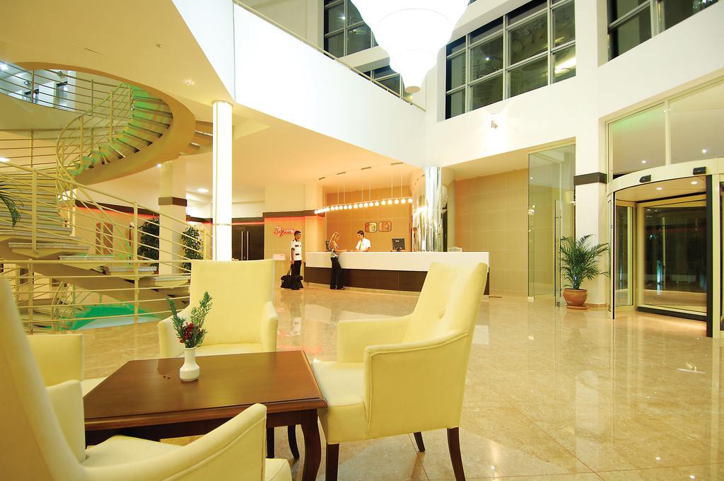 LYCUS BEACH HOTEL 8/57