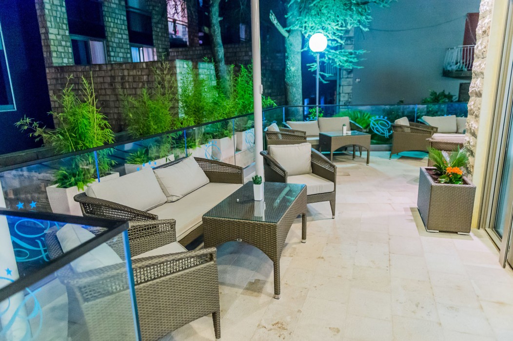 HOTEL BUTUA RESIDENCE 72/100