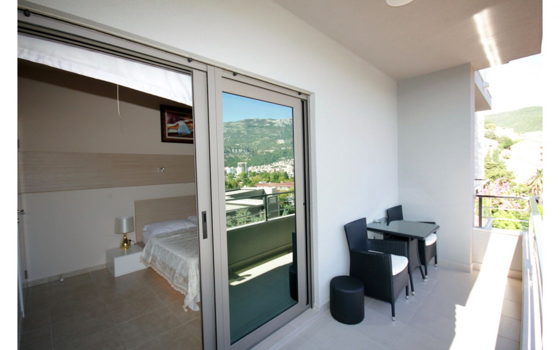 HOTEL BUTUA RESIDENCE 48/100