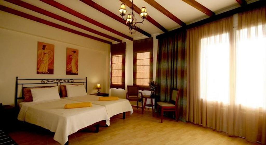 Alma Hotel 16/57