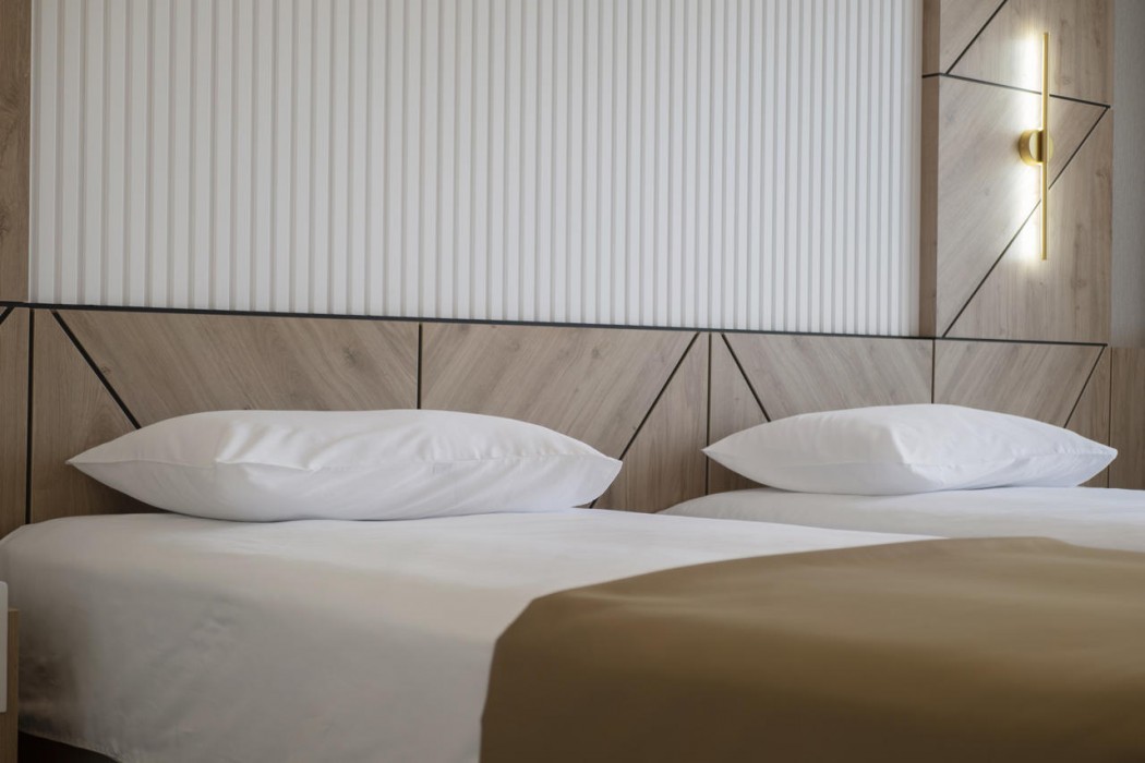 Tara Hotel 16/81