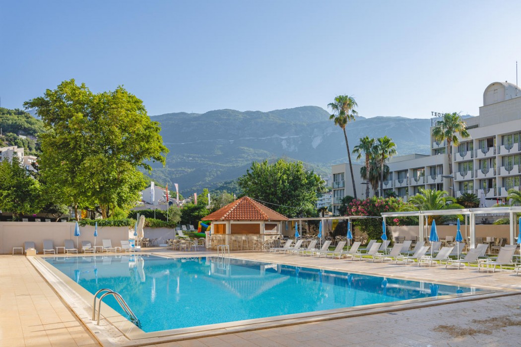 Tara Hotel 50/81