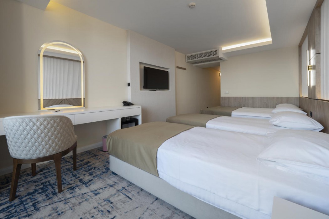 Tara Hotel 17/81