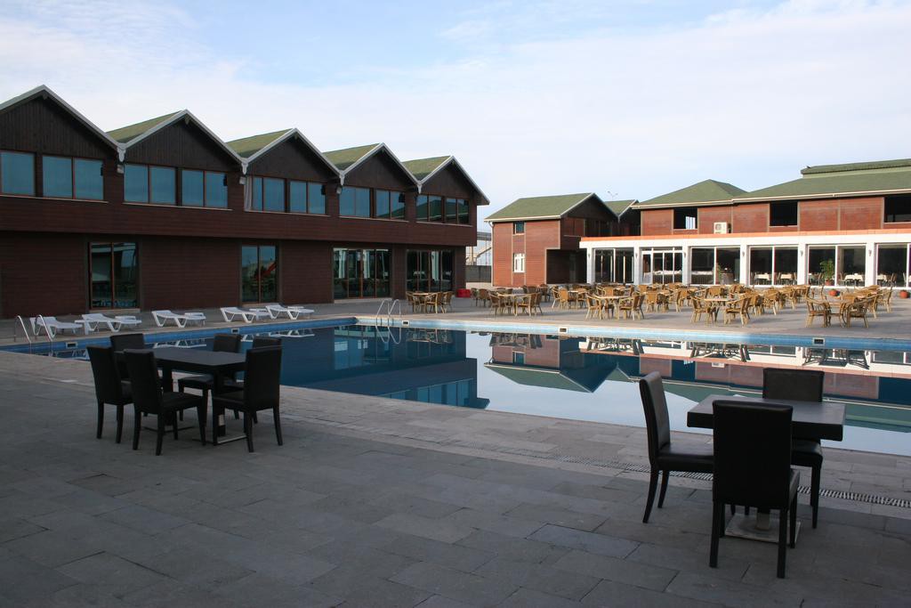 Sandal Hotel 21/45
