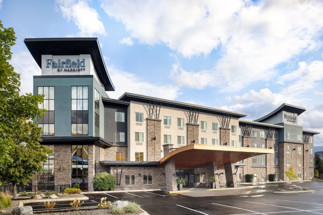 Fairfield Inn & Suites West Kelowna 1/2