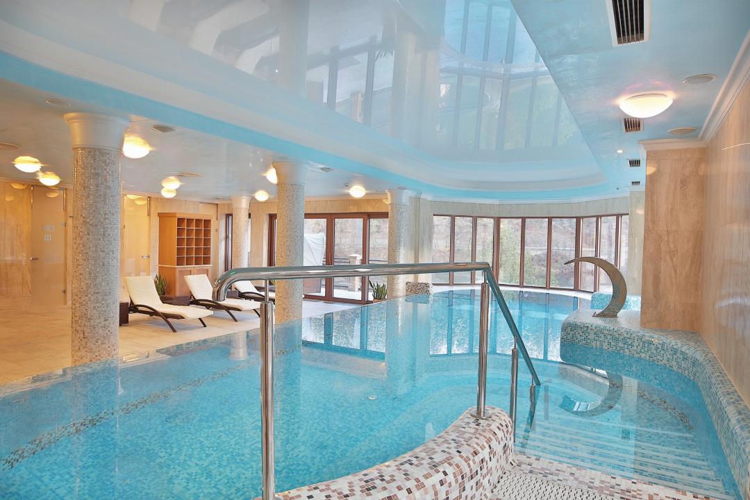 Retro Riverside Wellness Resort 34/71