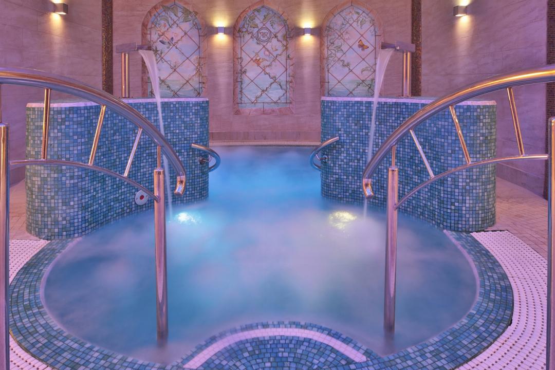 Retro Riverside Wellness Resort 33/71