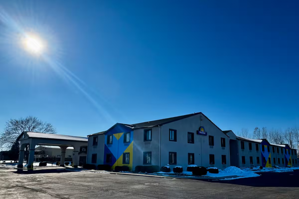 Days Inn by Wyndham Lincoln, IL 1/28