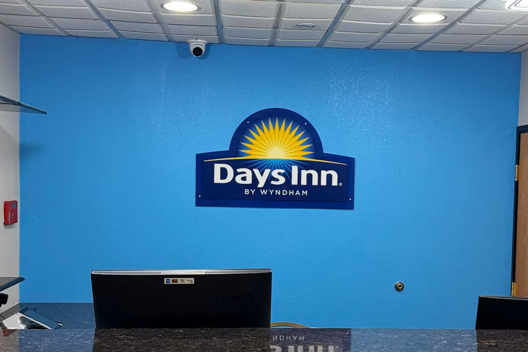 Days Inn by Wyndham Lincoln, IL 4/28