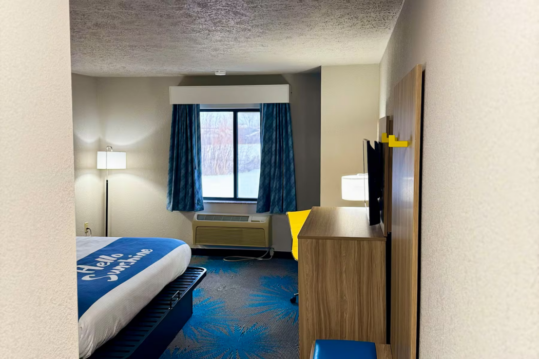 Days Inn by Wyndham Lincoln, IL 9/28