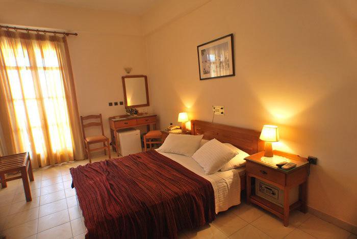 ASTERI(STAR)HOTEL 3/53