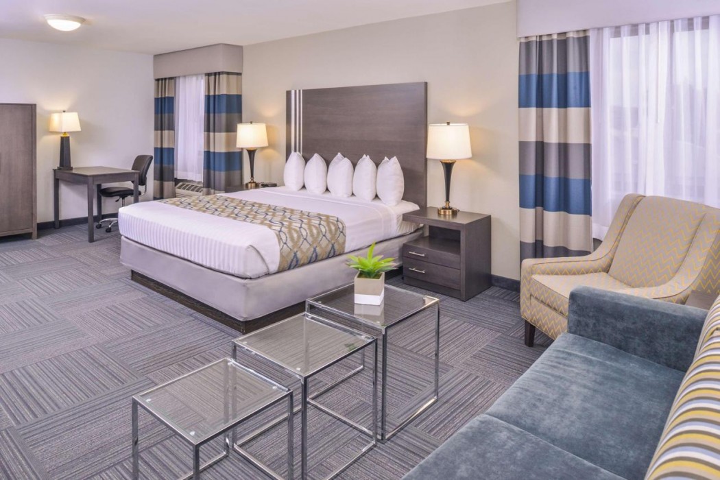 Best Western Naperville Inn 6/24