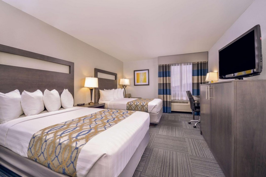 Best Western Naperville Inn 8/24