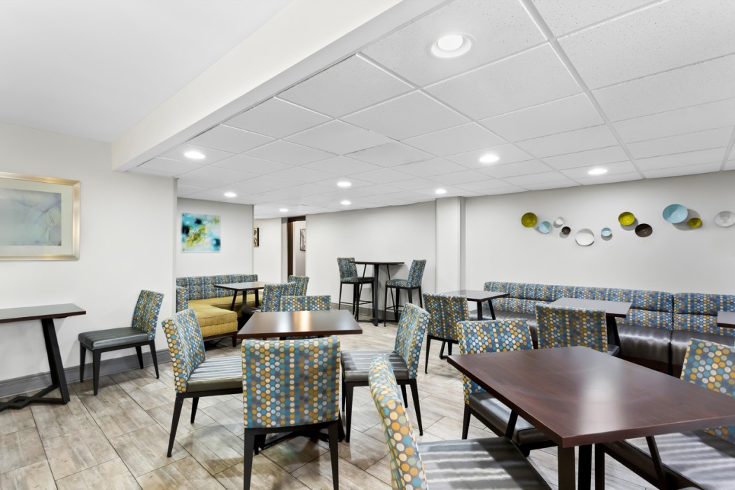 Best Western Naperville Inn 13/24